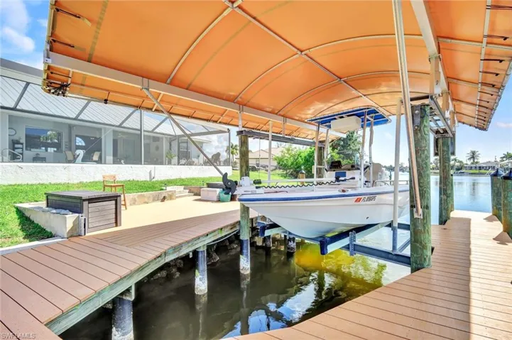 Electric & Water at Dock!