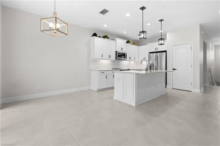 6947 Avalon Cir 1907, Naples, Florida 34112