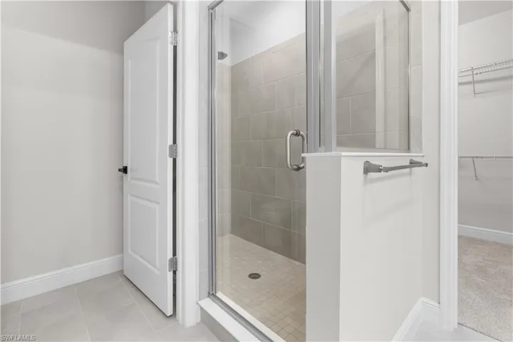 6947 Avalon Cir 1907, Naples, Florida 34112
