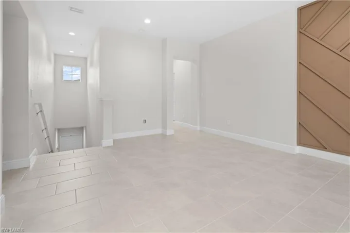 6947 Avalon Cir 1907, Naples, Florida 34112