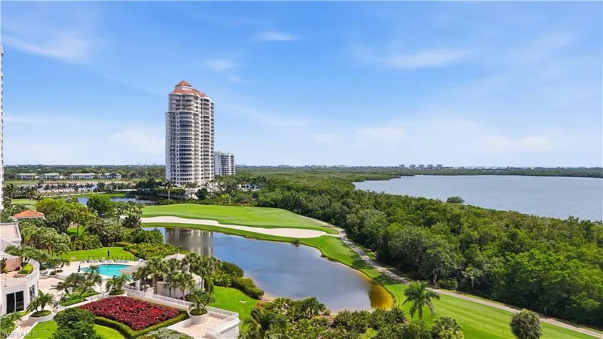 Enjoy Florida’s warm weather and relaxed lifestyle in this luxury high rise building.