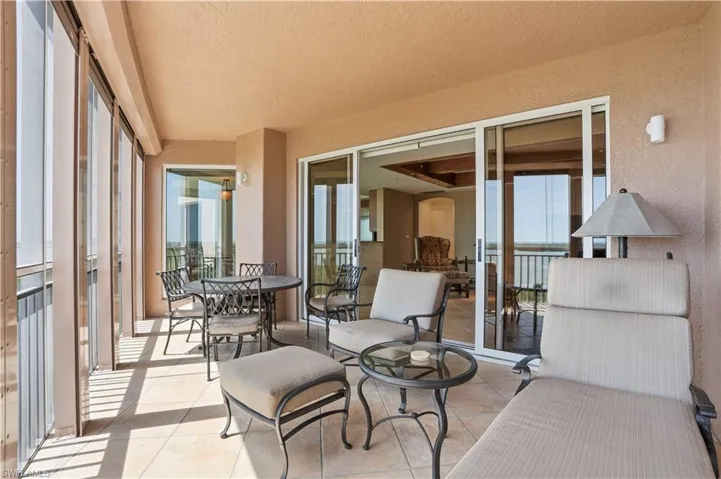 Indoor/outdoor living at its finest!