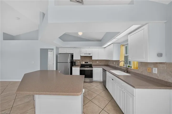 1709 Sw 15th Pl, Cape Coral, Florida 33991