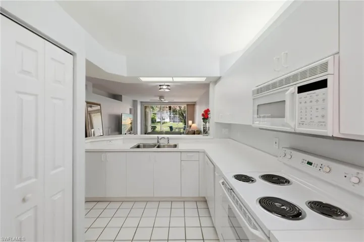 7577 Silver Trumpet Ln 103, Naples, Florida 34109