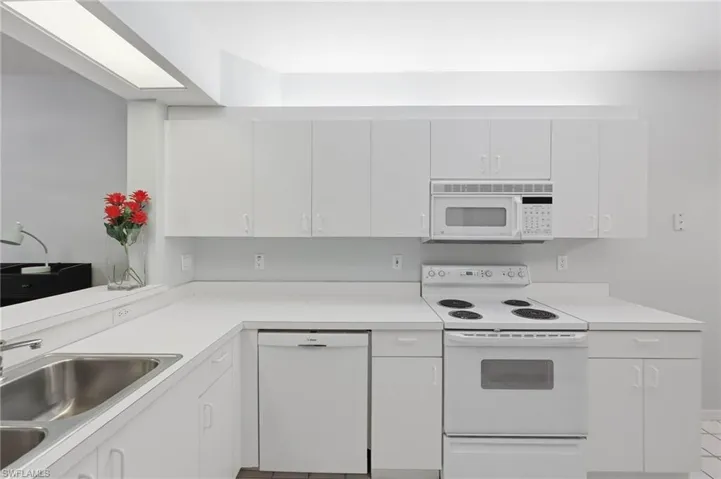 7577 Silver Trumpet Ln 103, Naples, Florida 34109