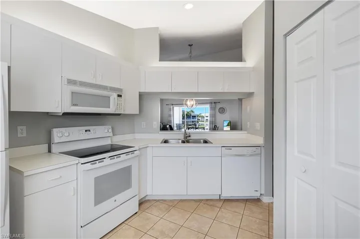 12131 Summergate Cir 203, Fort Myers, Florida 33913