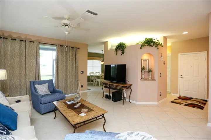 5885 Three Iron Dr 1102, Naples, Florida 34110