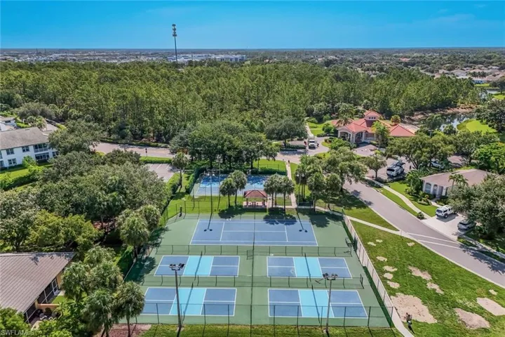 88 Burnt Pine Dr, Naples, Florida 34119