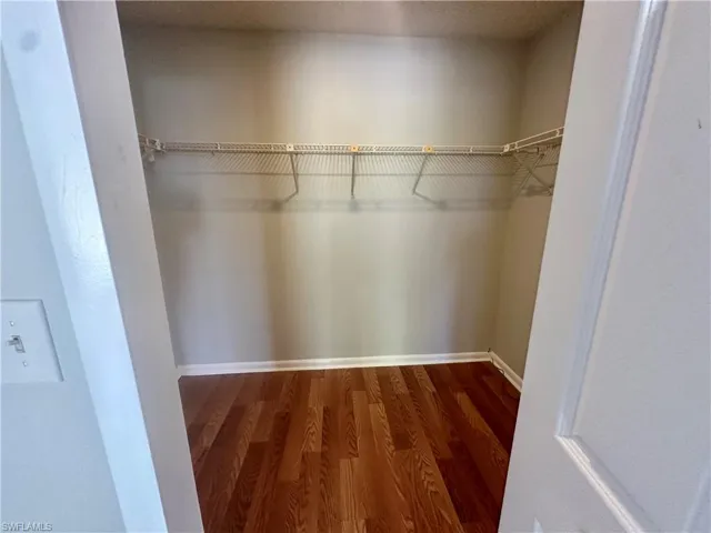 Walk IN Closet