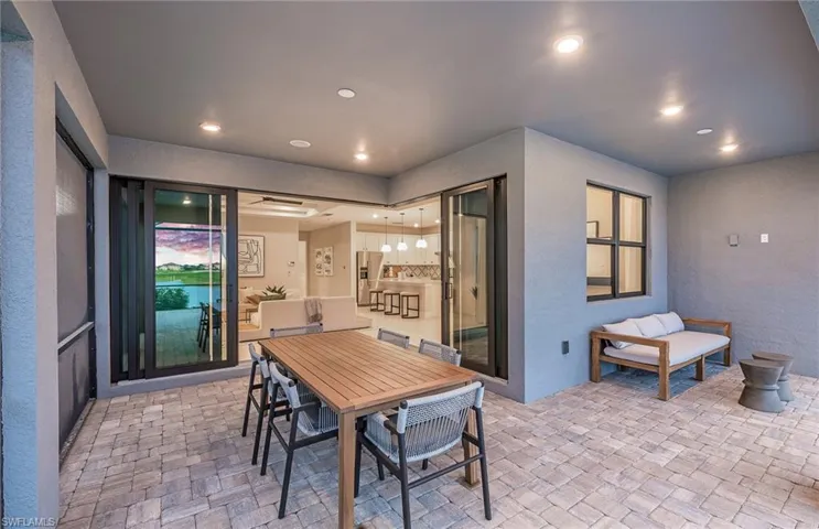 Photos are of a staged model home. Illustration purposes only. Options may vary.