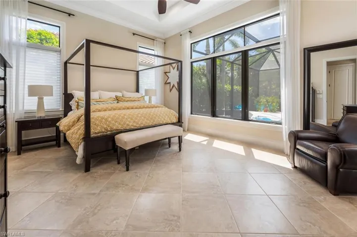 Primary Bedroom/King Bed