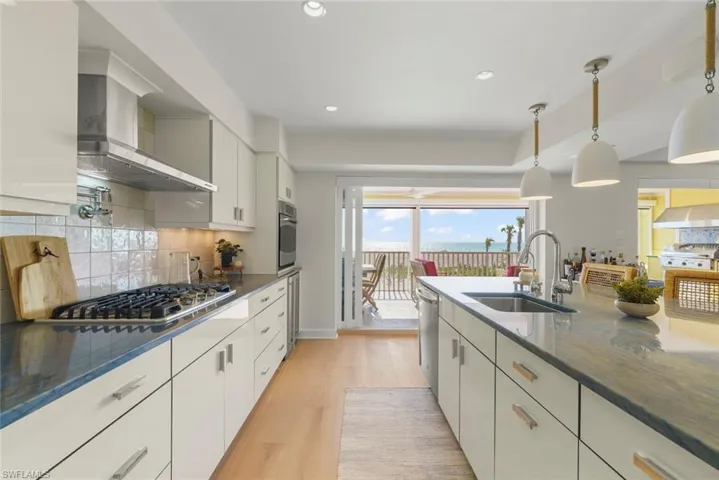 1  Sunset Captiva  LN, Captiva, FL 33924