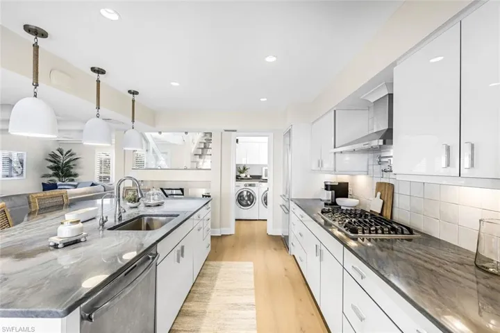 1 Sunset Captiva Ln, Captiva, Florida 33924