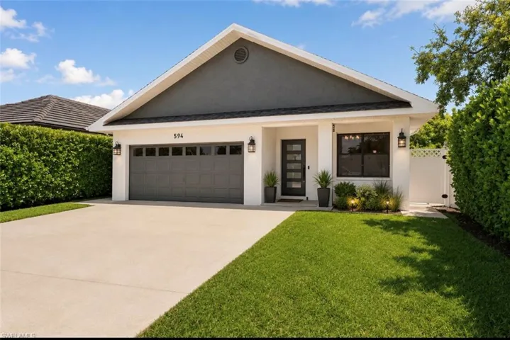 594 108th Ave N, Naples, Florida 34108