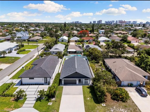 594 108th Ave N, Naples, Florida 34108