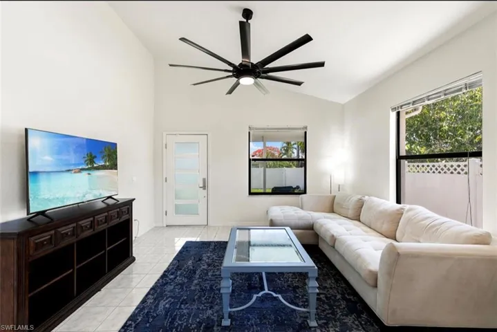 594 108th Ave N, Naples, Florida 34108