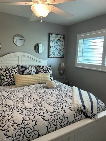 Bedroom with ceiling fan