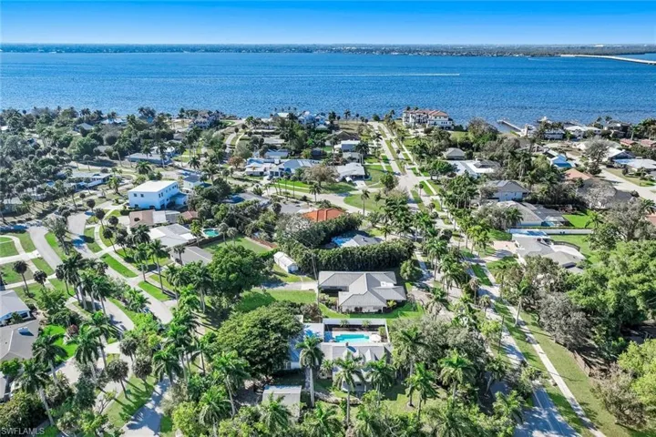 Aerial view of the neighborhood located within walking distance to the River