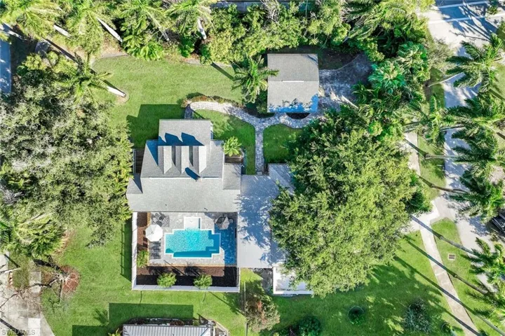 Bird's eye view of a pool area