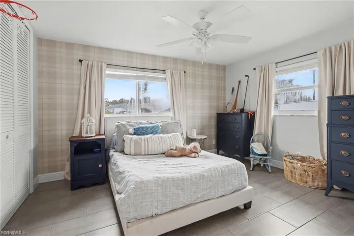 5220 Tower Dr, Cape Coral, Florida 33904