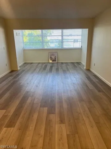 New laminate floor throughout.