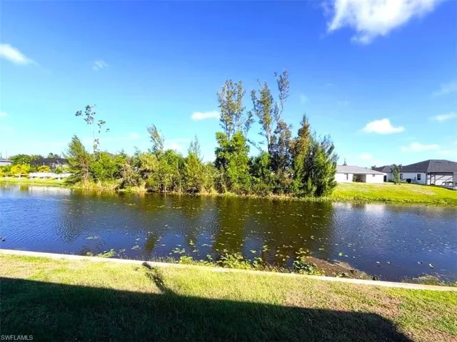 829 Gleason Pkwy 5, Cape Coral, Florida 33914