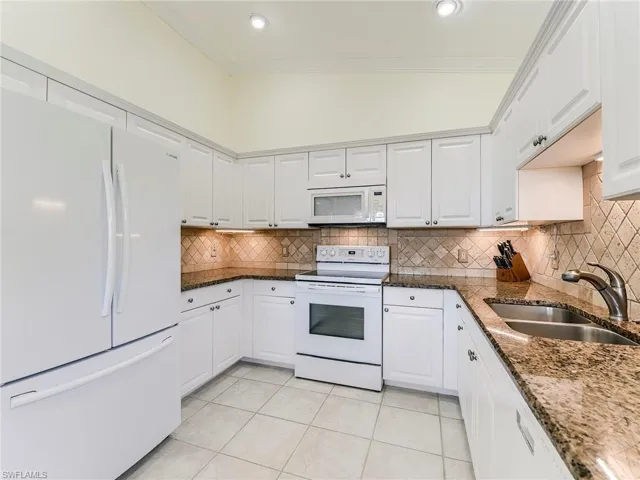 3000  Meandering  WAY, Fort Myers, FL 33905