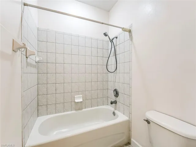 3000  Meandering  WAY, Fort Myers, FL 33905
