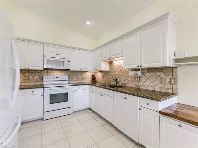 3000  Meandering  WAY, Fort Myers, FL 33905