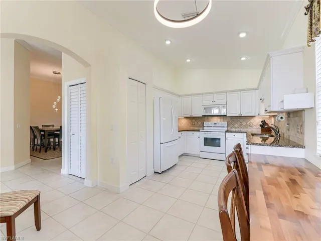 3000  Meandering  WAY, Fort Myers, FL 33905