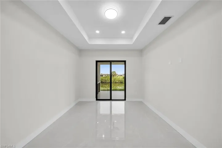 216 Ne 25th Ter, Cape Coral, Florida 33909