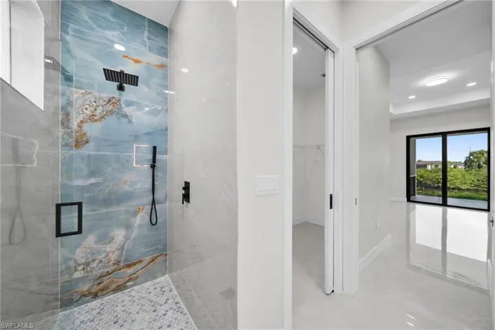 216 Ne 25th Ter, Cape Coral, Florida 33909