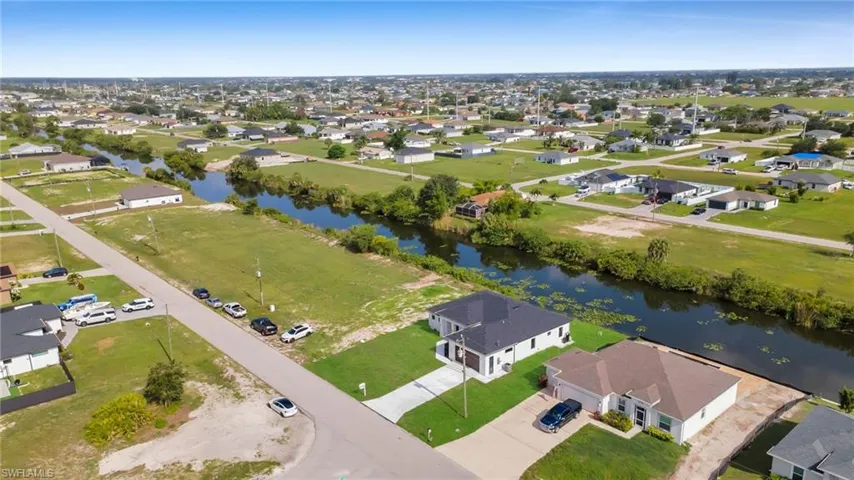 216 Ne 25th Ter, Cape Coral, Florida 33909