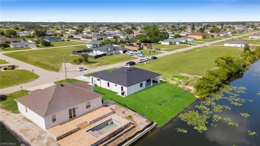 216 Ne 25th Ter, Cape Coral, Florida 33909
