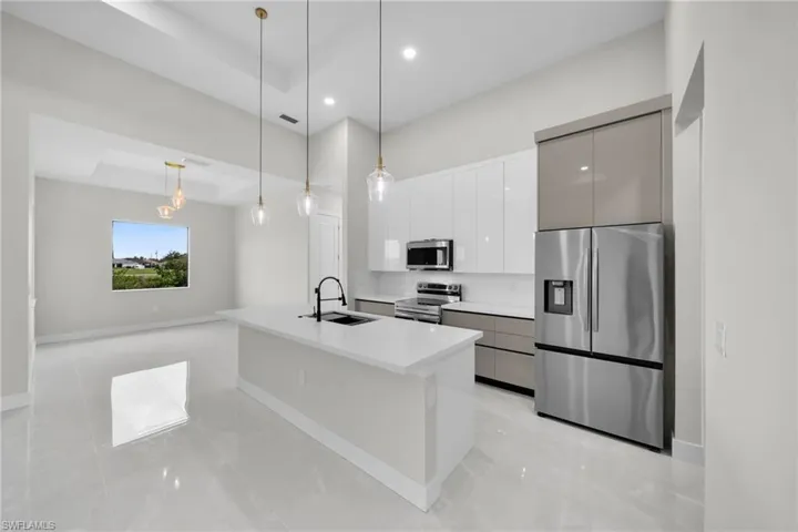 216 Ne 25th Ter, Cape Coral, Florida 33909
