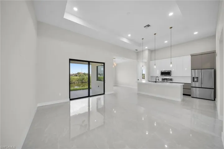 216 Ne 25th Ter, Cape Coral, Florida 33909
