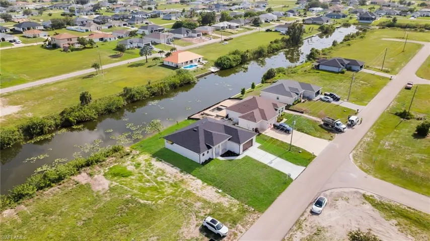 216 Ne 25th Ter, Cape Coral, Florida 33909