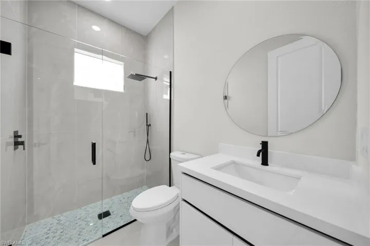 216 Ne 25th Ter, Cape Coral, Florida 33909