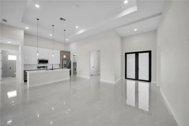 216 Ne 25th Ter, Cape Coral, Florida 33909