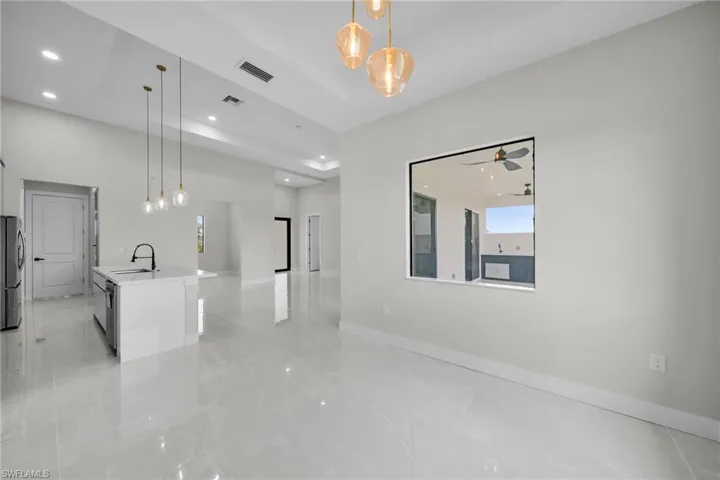 216 Ne 25th Ter, Cape Coral, Florida 33909