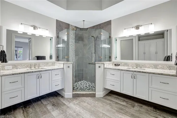 770  Bentwater  CIR, Naples, FL 34108