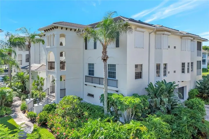 770  Bentwater  CIR, Naples, FL 34108