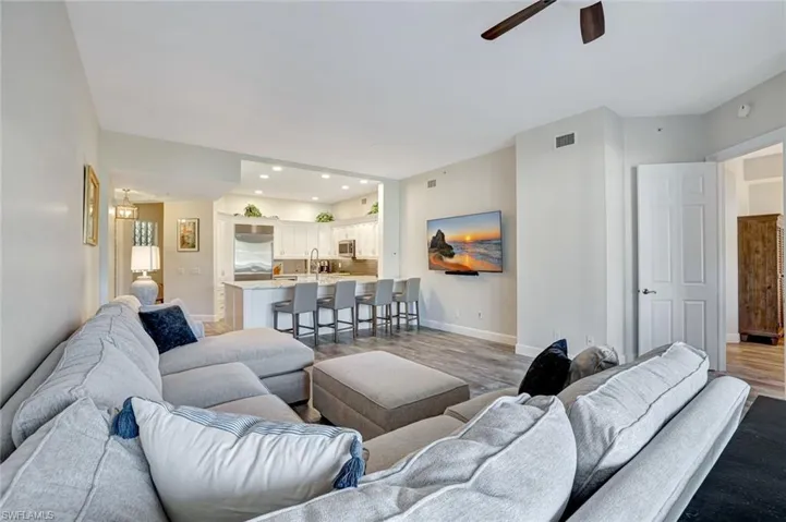 770  Bentwater  CIR, Naples, FL 34108