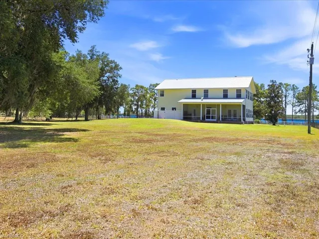 21651  Tuckahoe  RD, Alva, FL 33920