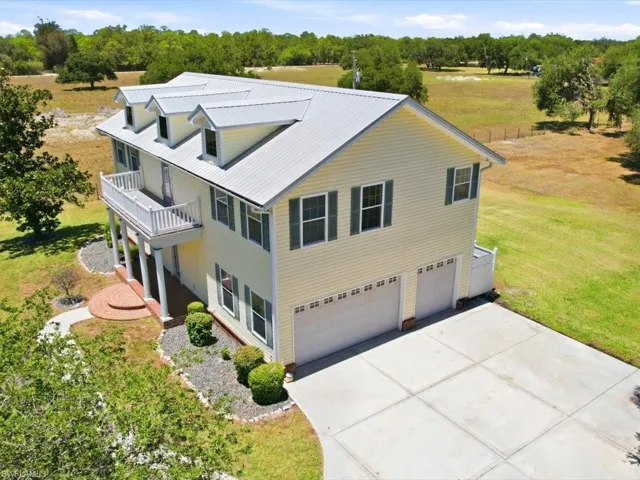21651  Tuckahoe  RD, Alva, FL 33920