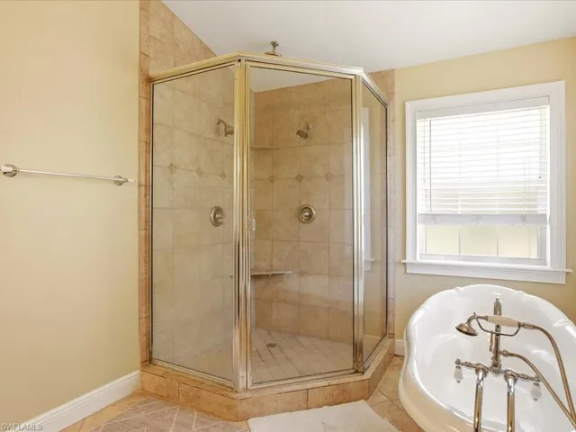 21651  Tuckahoe  RD, Alva, FL 33920