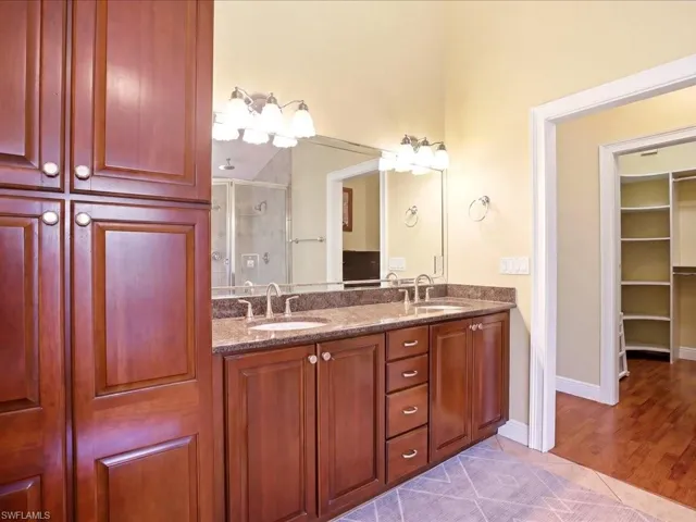 21651  Tuckahoe  RD, Alva, FL 33920