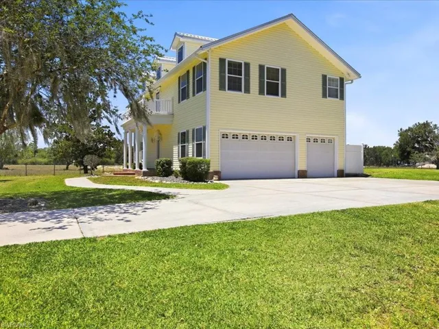 21651  Tuckahoe  RD, Alva, FL 33920