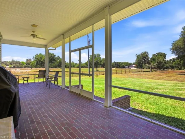 21651  Tuckahoe  RD, Alva, FL 33920