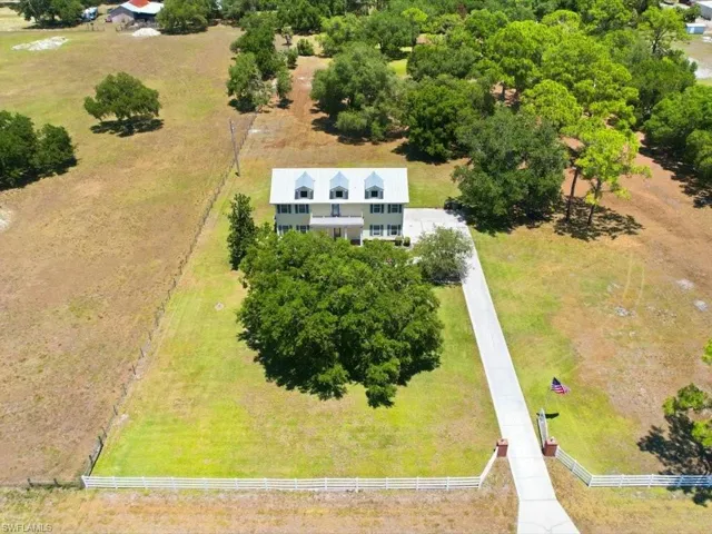21651  Tuckahoe  RD, Alva, FL 33920